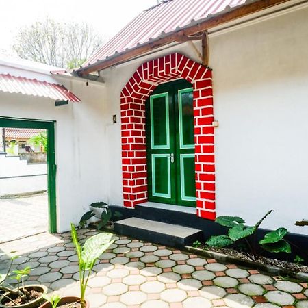 Reddoorz Syariah @ Ndalem Kembang Sore Yogyakarta Exterior foto