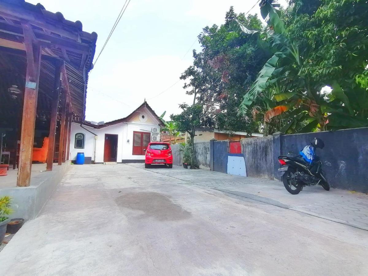 Reddoorz Syariah @ Ndalem Kembang Sore Yogyakarta Exterior foto