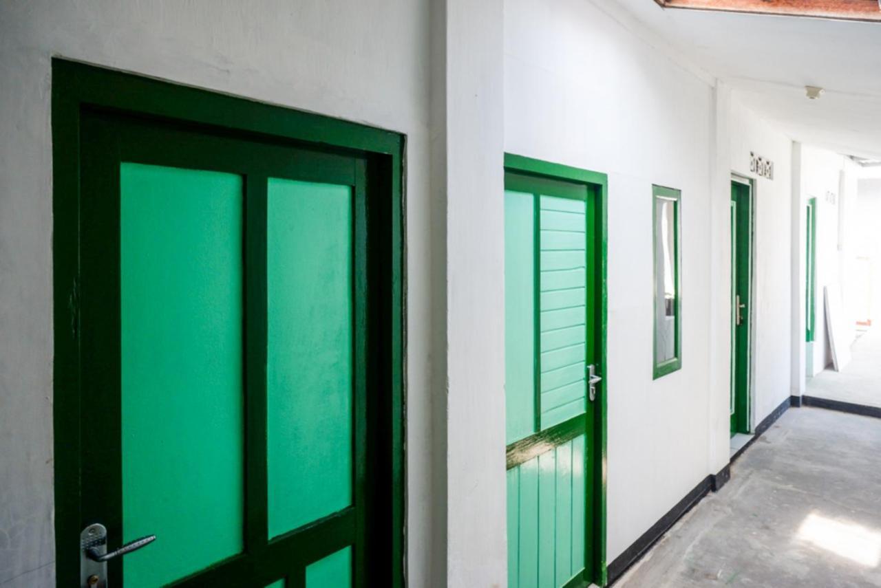 Reddoorz Syariah @ Ndalem Kembang Sore Yogyakarta Exterior foto